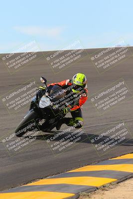 media/Nov-05-2022-SoCal Trackdays (Sat) [[f8d9b725ab]]/Bowl (1145am)/